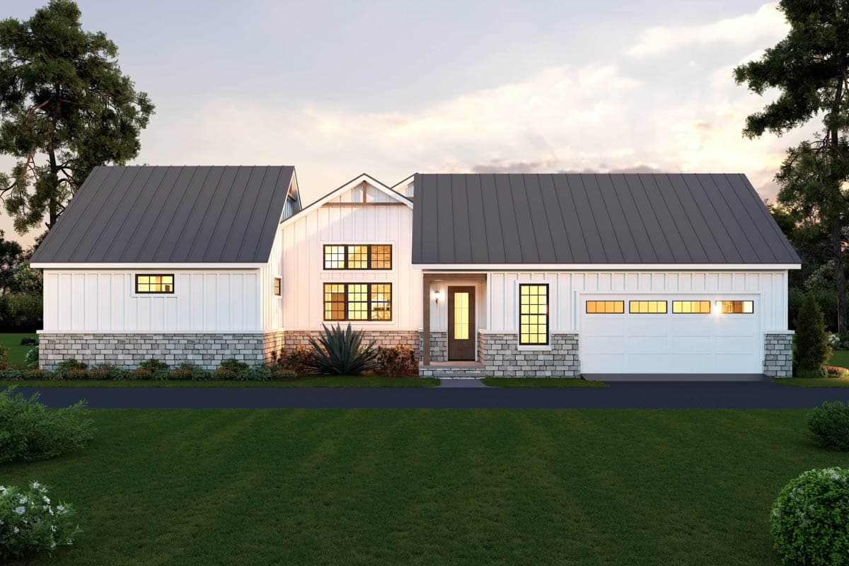 Plan Auto Plan 680728VR: Modern Farmhouse House Plan with Split Bedrooms and Two ...