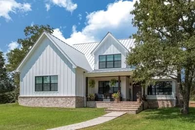Appealing Country Cottage