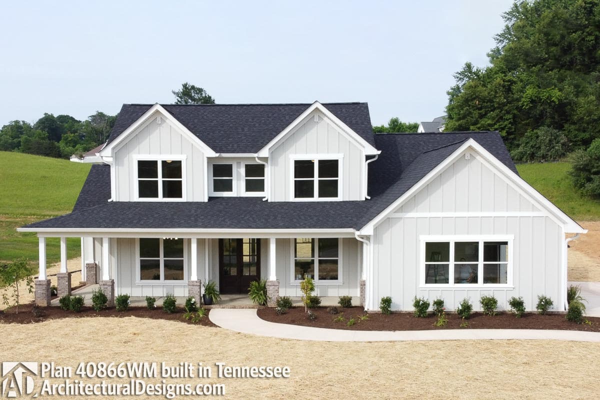build gallery item - Farmhouse Plan 40866WM Comes to Life in Tennessee