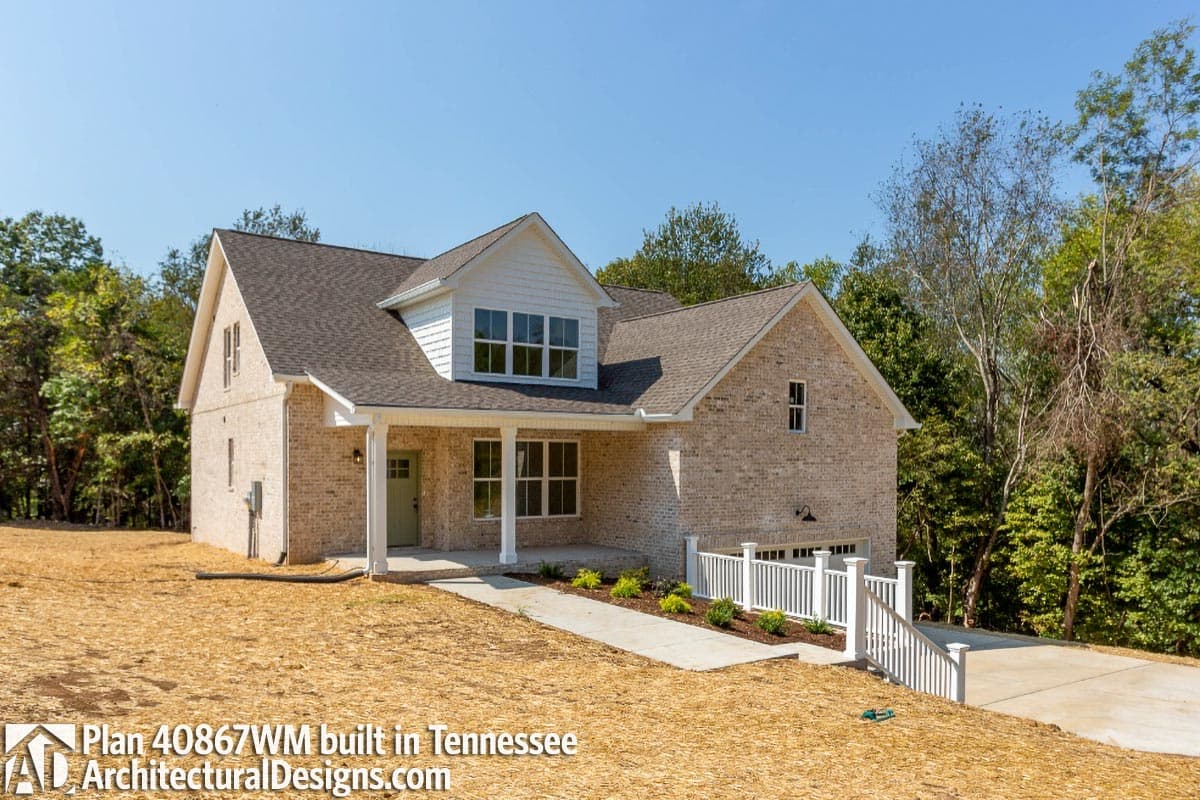 build gallery item - House Plan 40867WM Comes to Life in Tennessee