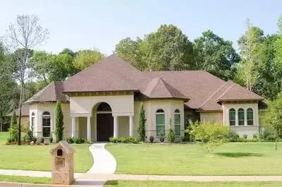 One-Story Villa With Private Master Suite
