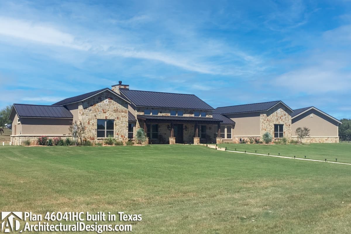 build gallery item - House Plan 46041HC comes to life in Texas with a 4-Car Garage!