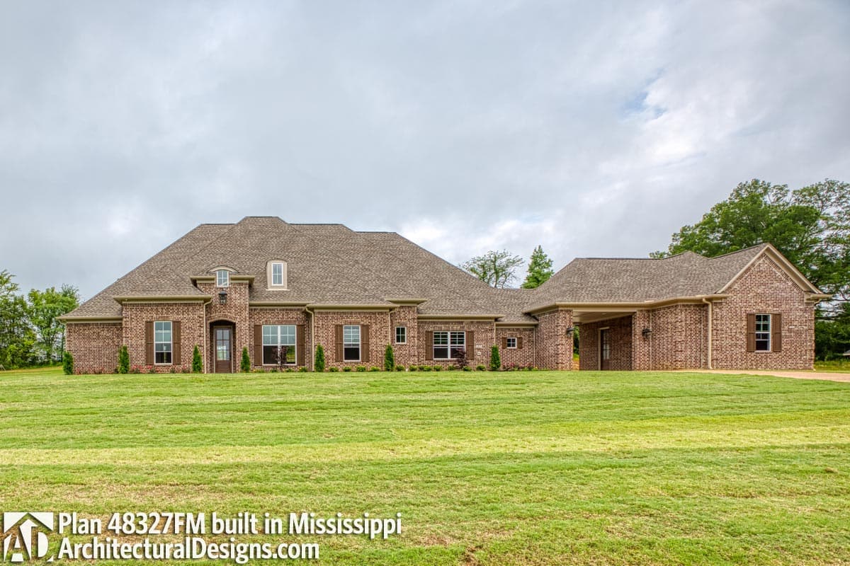 build gallery item - House Plan 48327FM Comes to life in Mississippi