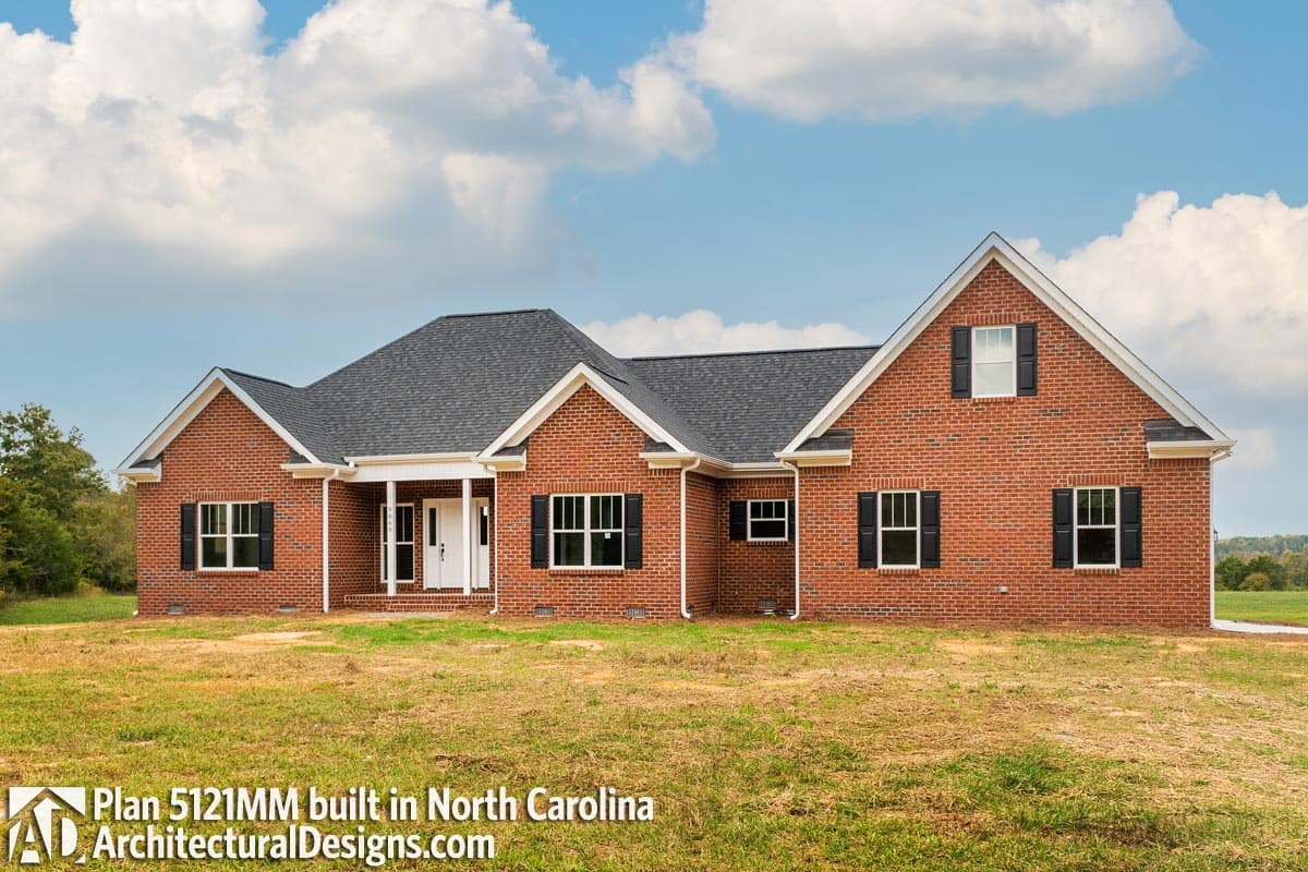 build gallery item - House Plan 5121MM Comes to life in North Carolina