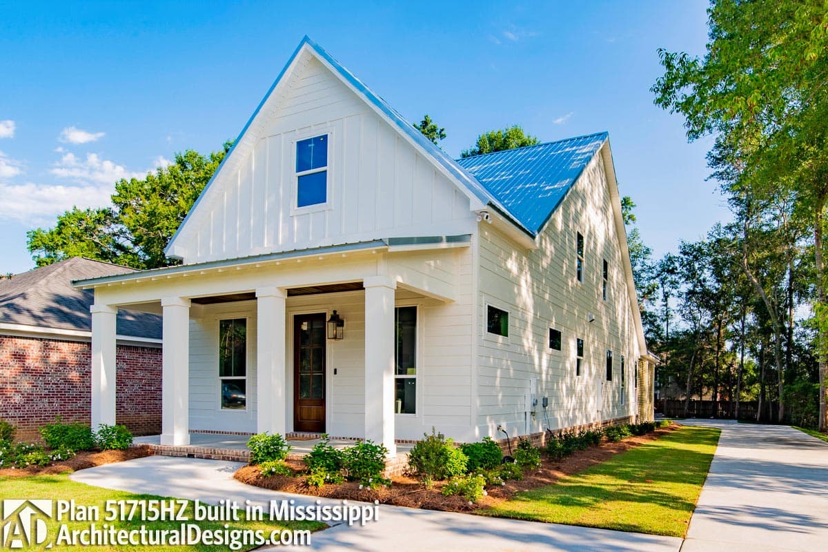 build gallery item - Cottage House Plan 51715HZ Comes to Life in Mississippi