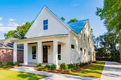 Narrow 4 Bed Cottage with Metal Roof