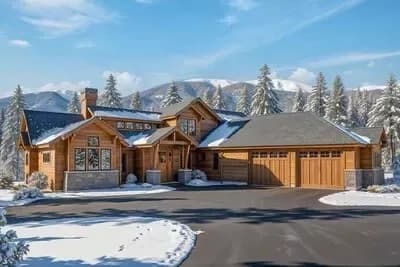 Attractive Craftsman Home Plan