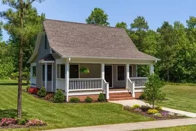 Quaint Country Cottage - 975 Sq Ft