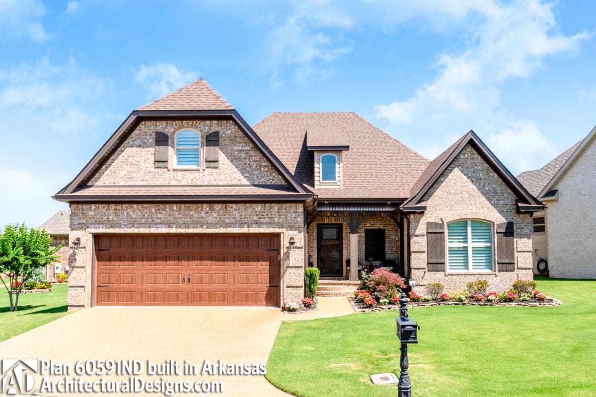 build gallery item - Craftsman Plan 60591ND comes to life in Arkansas!
