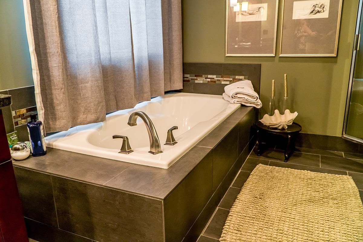 Plan 60611ND: Rustic Home Plan with Vaulted and Beamed Ceilings Under 2400 Square Feet - Image #18 - European