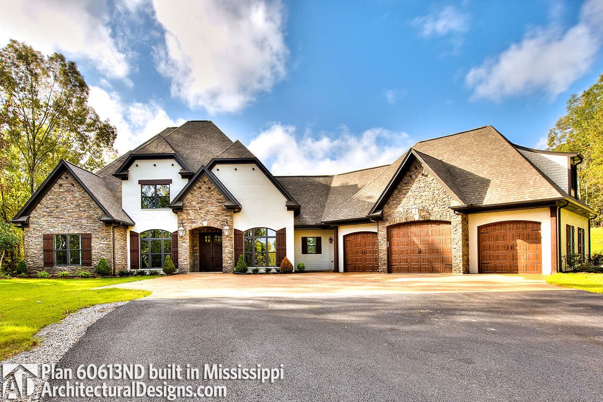 build gallery item - House Plan 60613ND comes to life in Mississippi