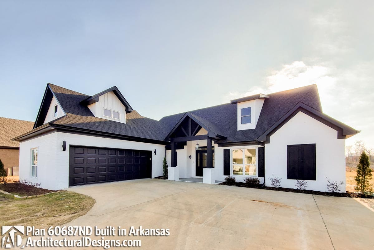 build gallery item - Country Craftsman House Plan 60687ND Comes to Life in Arkansas