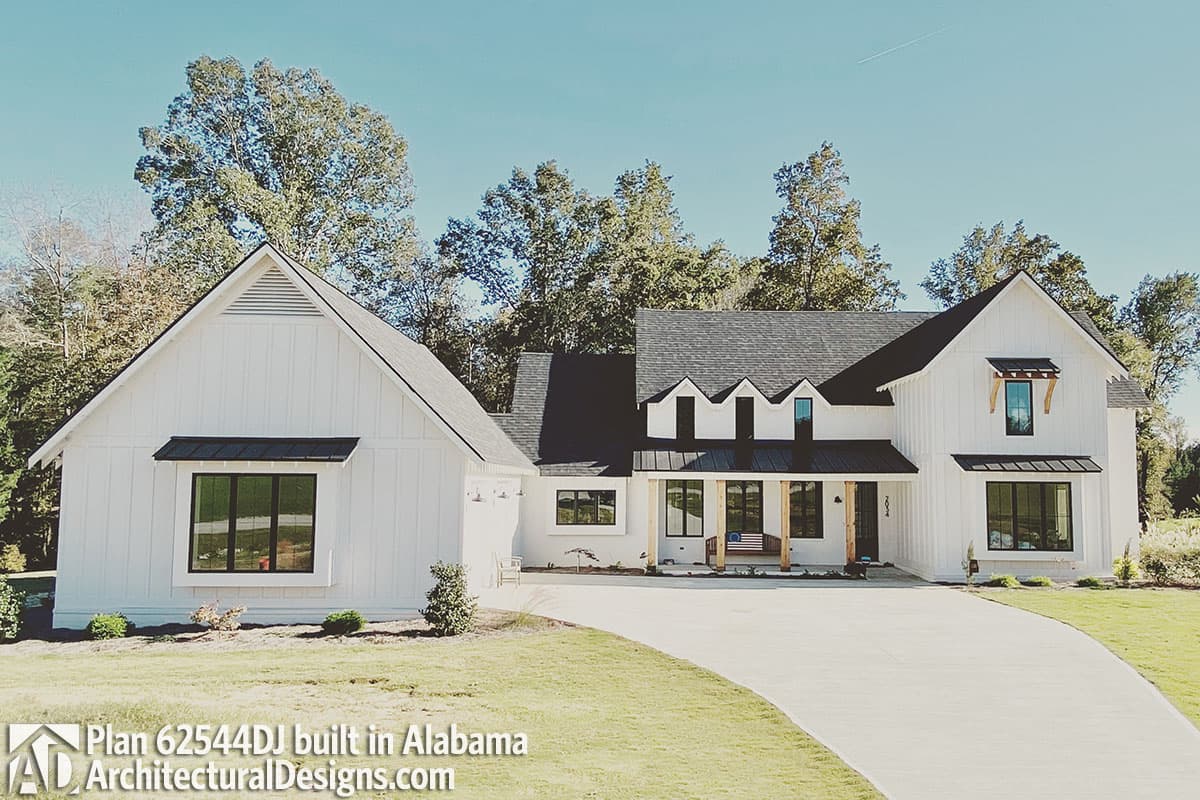 Plan 62544DJ: Modern 4 Bedroom Farmhouse Plan with 2-Story Great Room - 2768 Sq Ft - Image #4 - Country, Farmhouse, Modern Farmhouse, New American, Traditional