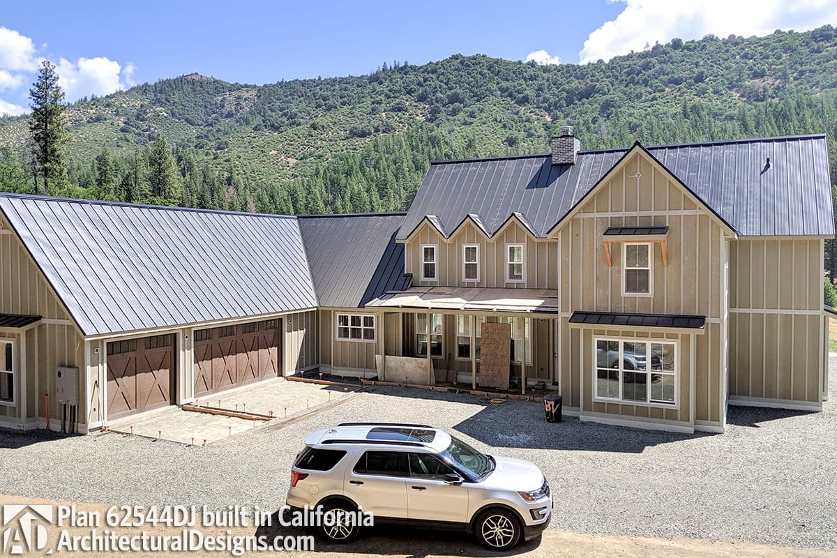 build gallery item - Modern Farmhouse Plan 62544DJ comes to life in California