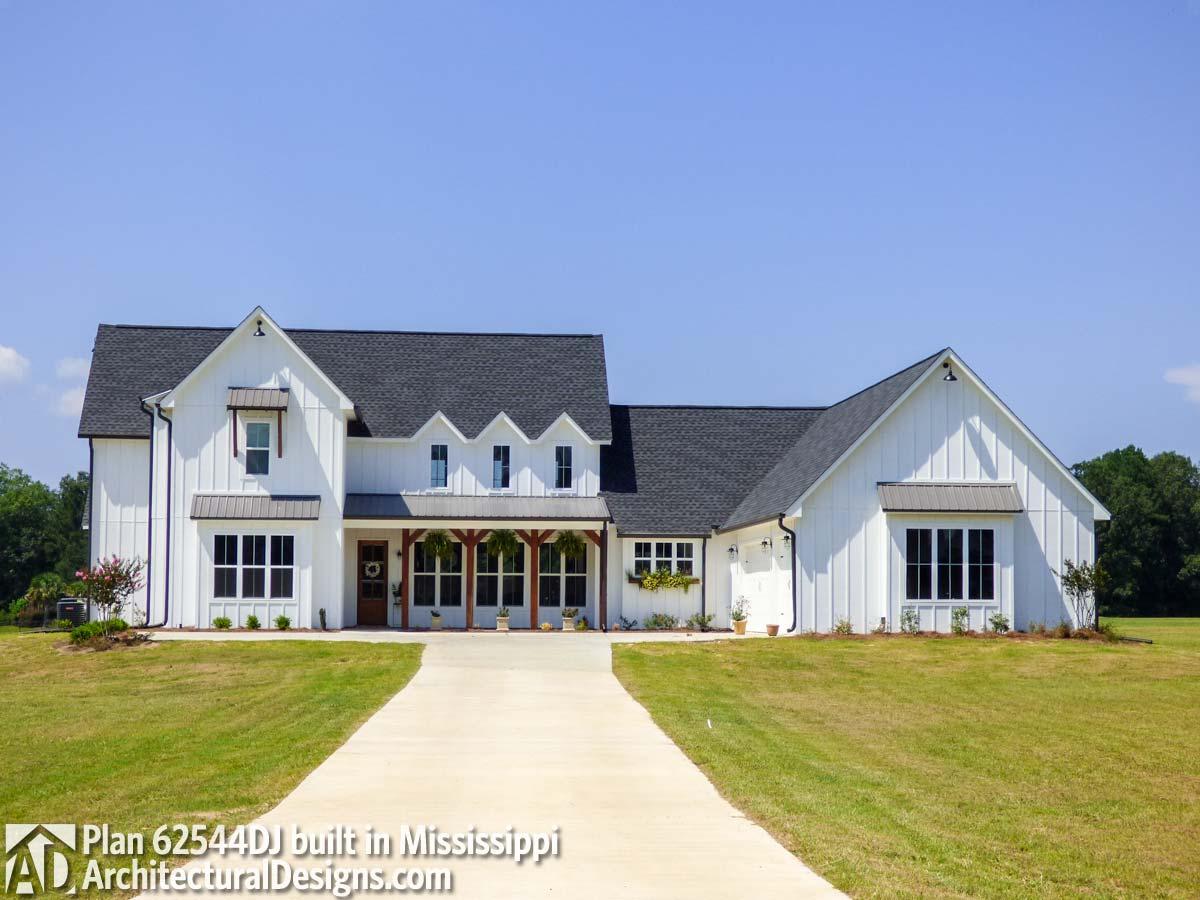 build gallery item - Modern Farmhouse Plan 62544DJ comes to life in Mississippi
