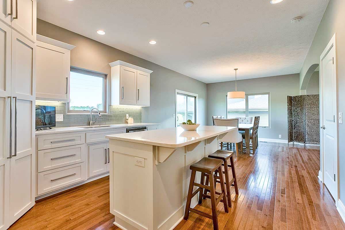 Plan 62570DJ: Family-Friendly Prairie Style House Plan - Image #4 - Northwest, Prairie