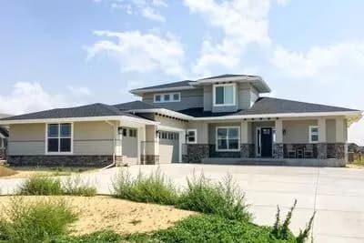 4 Bed Master on Main Craftsman House Plan