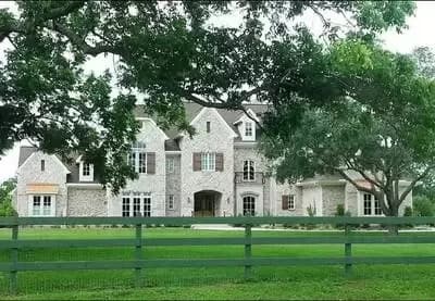 Grand Hill Country Style