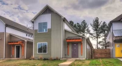 Railroad 3 Bed Modern Cottage