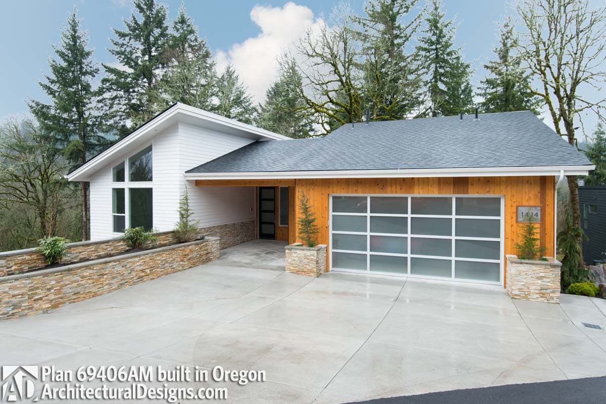 build gallery item - House Plan 69406AM comes to life in Oregon