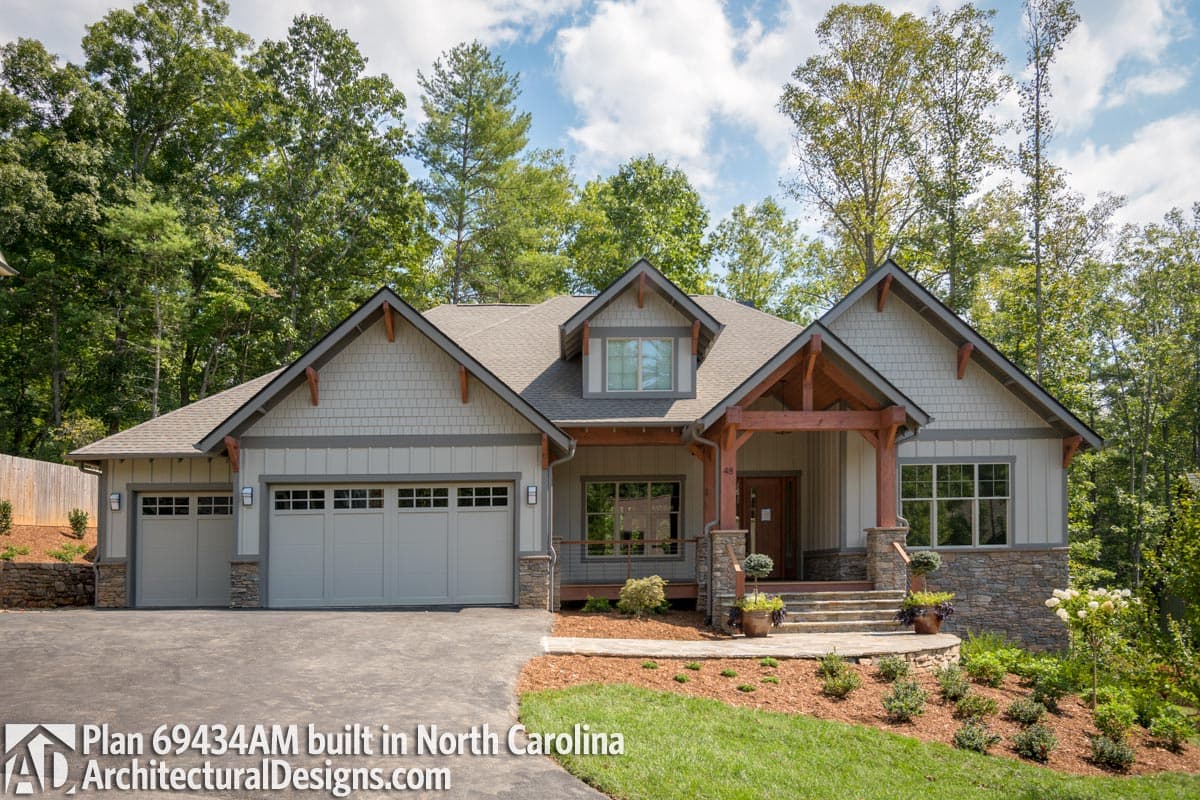 Plan 69434AM: 3-Bed Craftsman House Plan with Vaulted Great Room - 2735 Sq Ft - Image #4 - Craftsman, Northwest