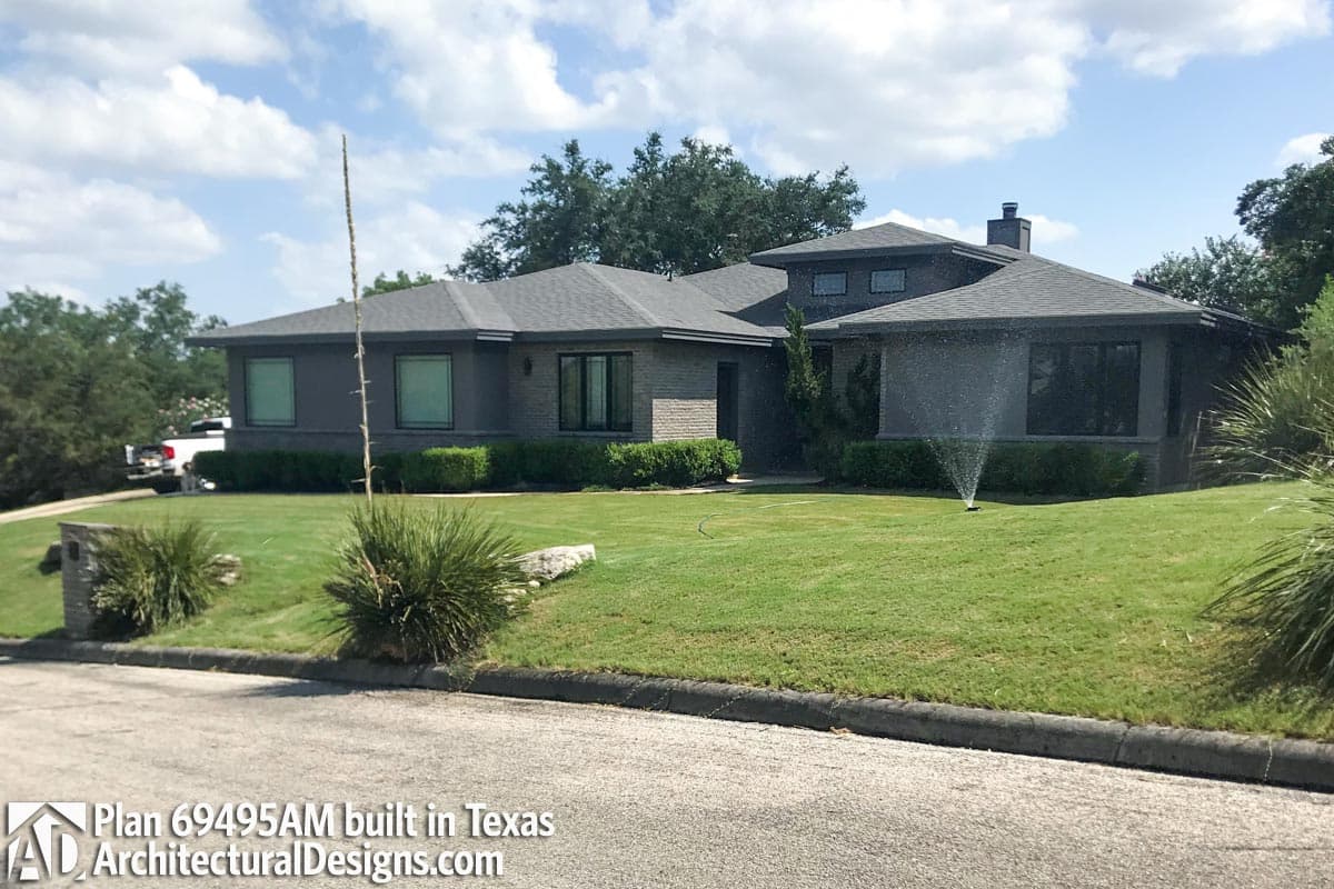 build gallery item - House Plan 69495AM comes to life in Texas