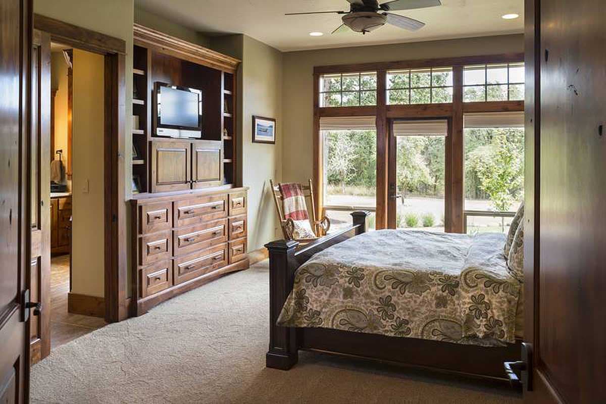 Plan 69582AM: Beautiful One-Story Craftsman House Plan - 2910 Sq Ft - Image #25 - Craftsman, Mountain, Northwest, Ranch