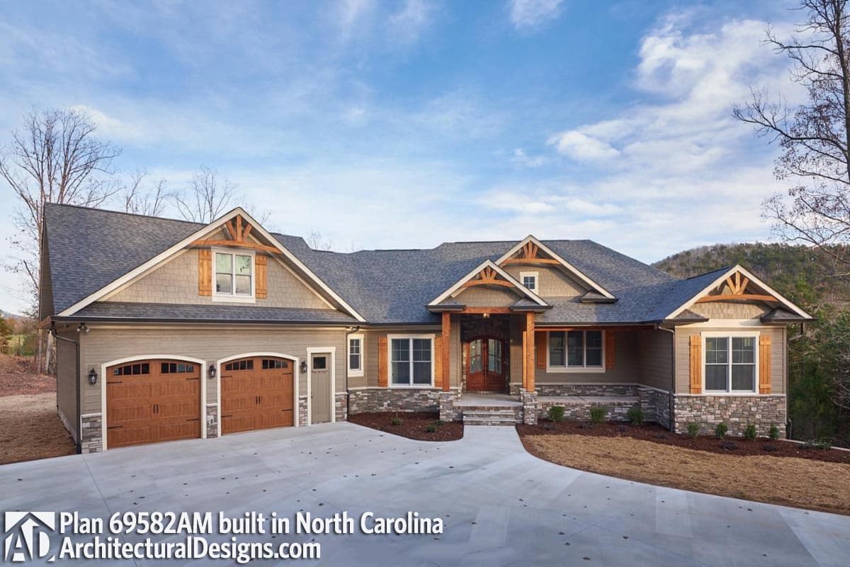 Plan 69582AM: Beautiful One-Story Craftsman House Plan - 2910 Sq Ft - Image #8 - Craftsman, Mountain, Northwest, Ranch