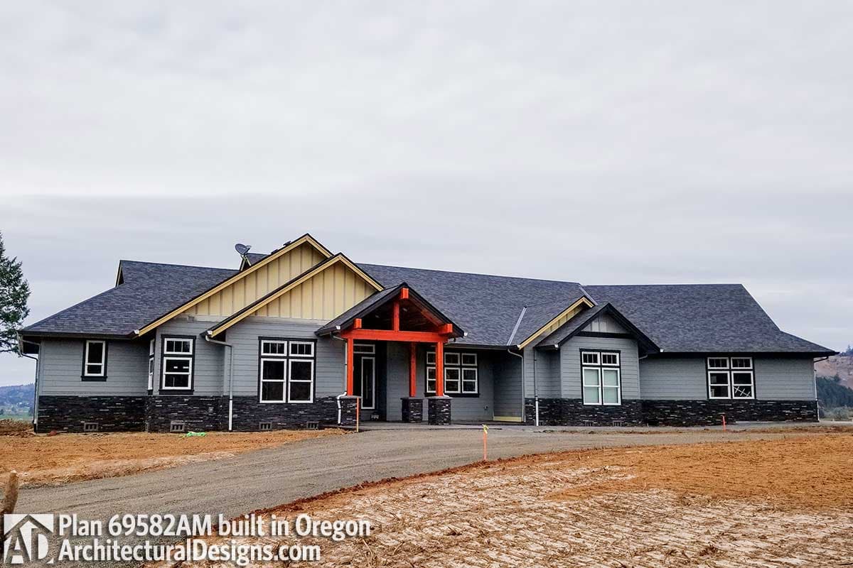 Plan 69582AM: Beautiful One-Story Craftsman House Plan - 2910 Sq Ft - Image #7 - Craftsman, Mountain, Northwest, Ranch