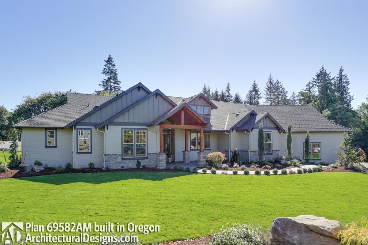 build gallery item - House Plan 69582AM comes to life in Tennessee