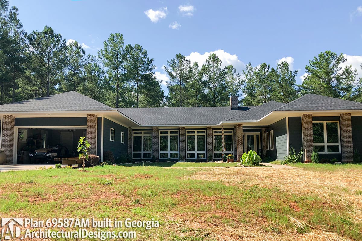 Plan 69587AM: Modern House Plan with Front To Back Living - 2557 Sq Ft - Image #5 - Contemporary, Mid Century Modern, Modern, Northwest