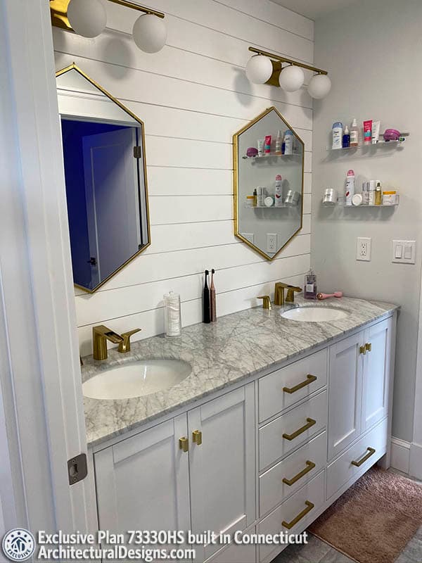 Client Photo id:  353200