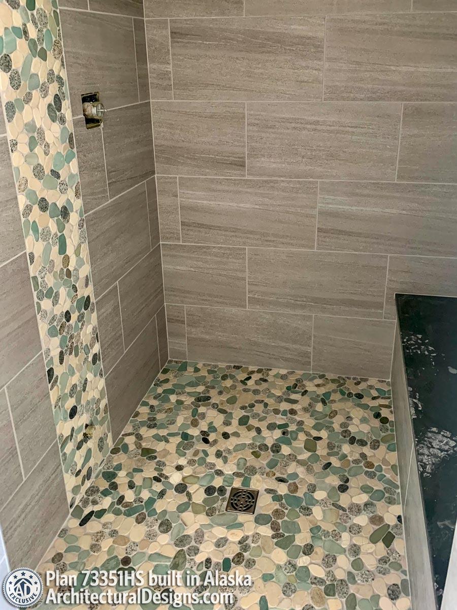 Client Photo id:  381705