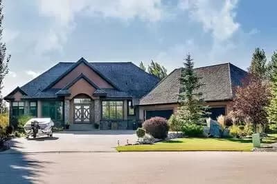 Spacious Home With Great Views to Rear and Finished Lower Level