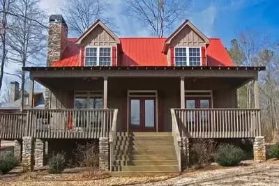 Lake Cottage - 1543 Sq Ft