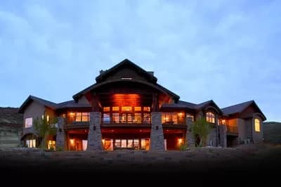 Luxurious Craftsman Detailing