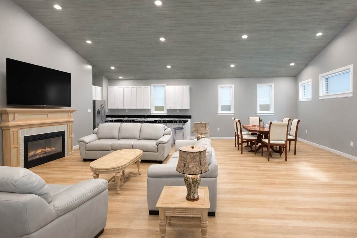 Plan 61744UT: Pool House Plan with Great Room and Outdoor Living - Image #9