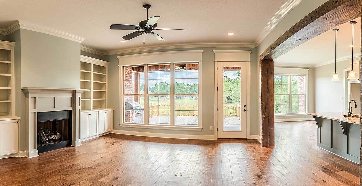 4 Bed Craftsman with Open Concept Living Space and Bonus Room - 51750HZ ...
