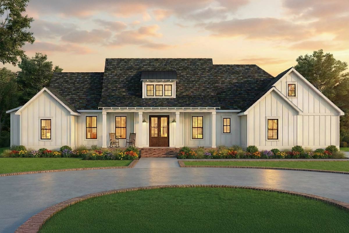 Plan 56465SM: Split Bedroom Modern Farmhouse Plan with Vaulted Great ...