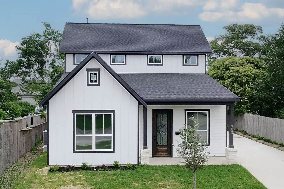 3-Bed Contemporary Cottage with 2nd Floor Master and 2-Car Detached Garage - 1576 Sq Ft
